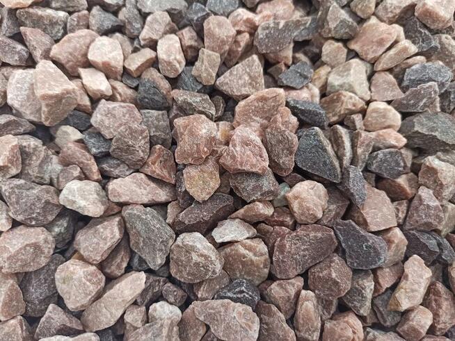 Kamień Czerwony Grys Kwarcowy ozdobny do ogrodu żwir