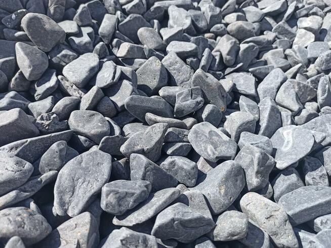 Kamień czarny Nero Ebano do ogrodu Antracyt Bazalt Grafit