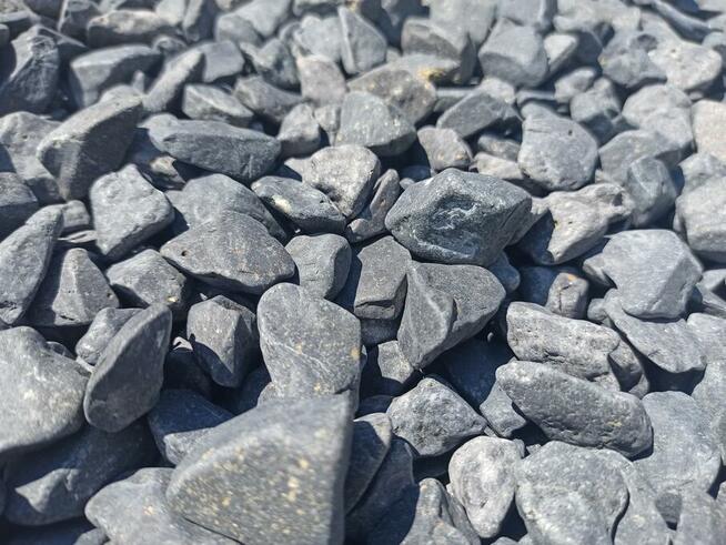 Kamień czarny Nero Ebano do ogrodu Antracyt Bazalt Grafit