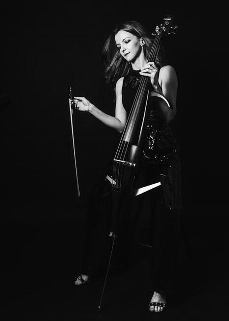 Wiolonczelistka, wiolonczela elektryczna