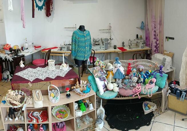 Usługi krawieckie, naprawa odzieży. Sklep z rękodziełem