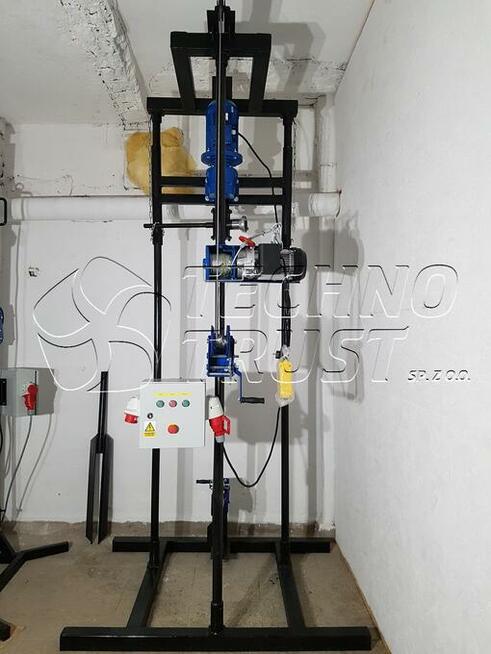 Wiertnica do studni 210 zestaw na 30,5m. Transport