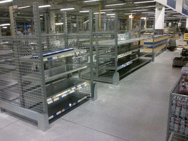 Przebudowa regałów sklepowych