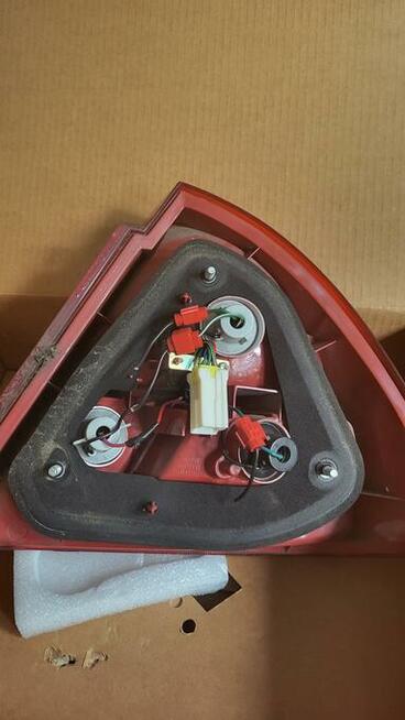 Tylne lampy Mitsubishi Lancer 6