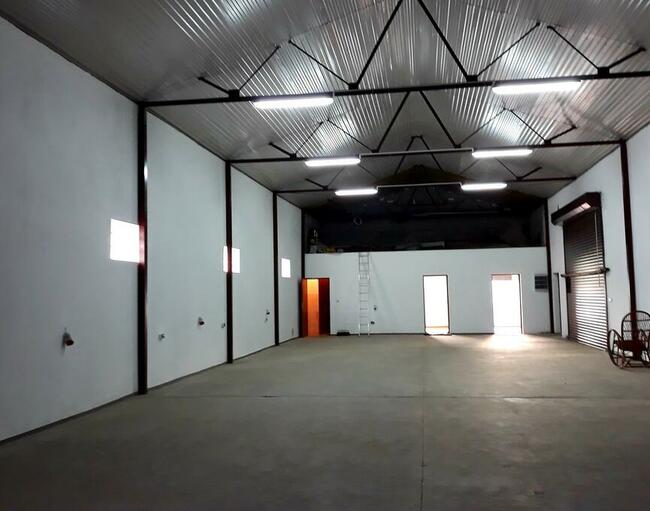 Trzebiatów hala 303m2 +teren 3811m2 możliwość zabud. do 70%