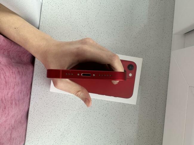 iPhone 13 128 GB PRODUCT RED