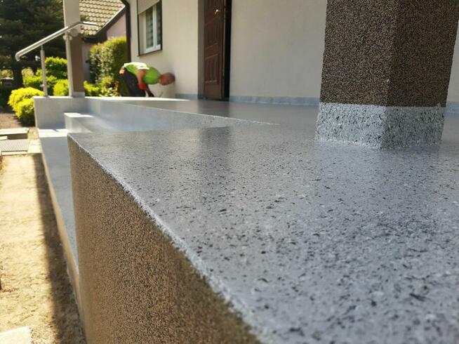Posadzki żywiczne na balkony, tarasy, schody TROKENSTONE