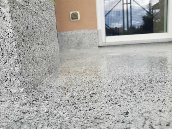 Posadzki żywiczne na balkony, tarasy, schody TROKENSTONE