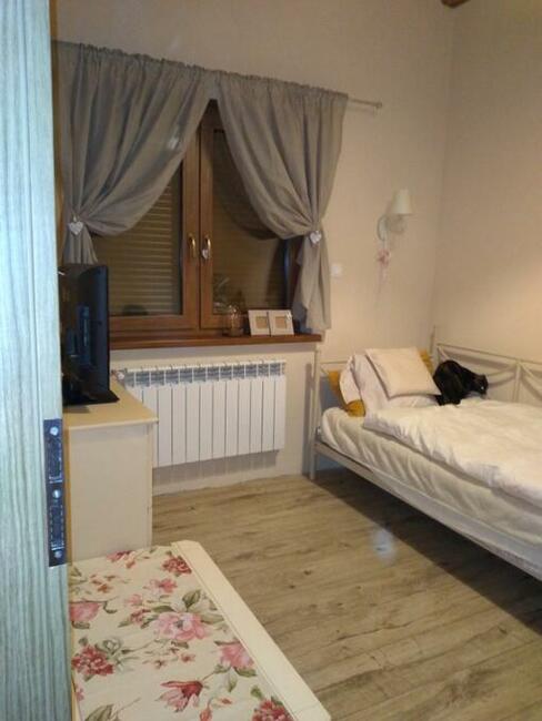 Dom wolnostojący ,przytulny w cichej okolicy !!!