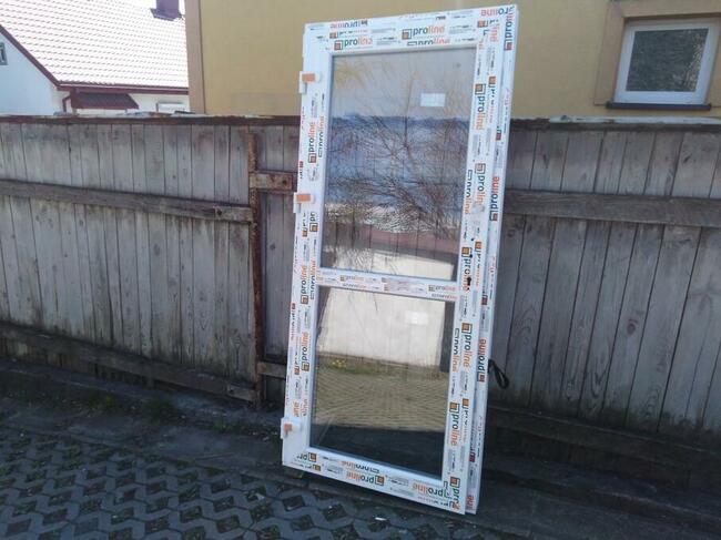 Drzwi zewnętrzne PCV sklepowe 110x210