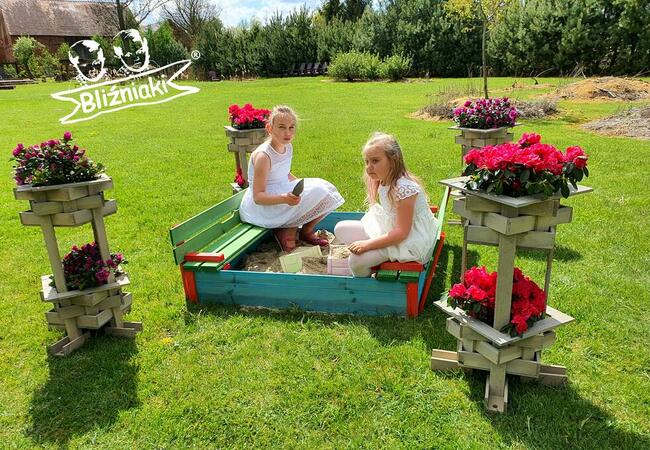 Piaskownica drewniana Zamykana Z Ławeczkami Kolorowa