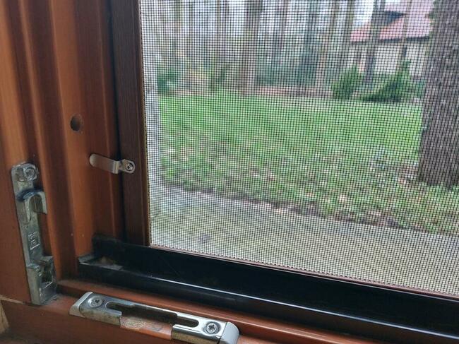 Moskitiera ramkowa na okna przeciw komarom