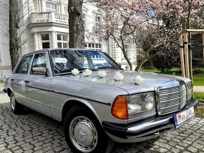 Zabytkowy Mercedes W 123 do ślubu i nie tylko
