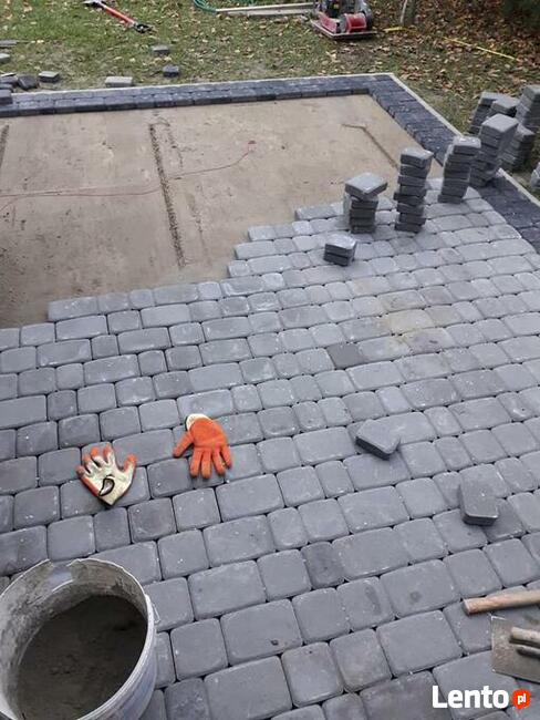Przyjmę zlecenia na układanie kostki brukowej odwodnienia i