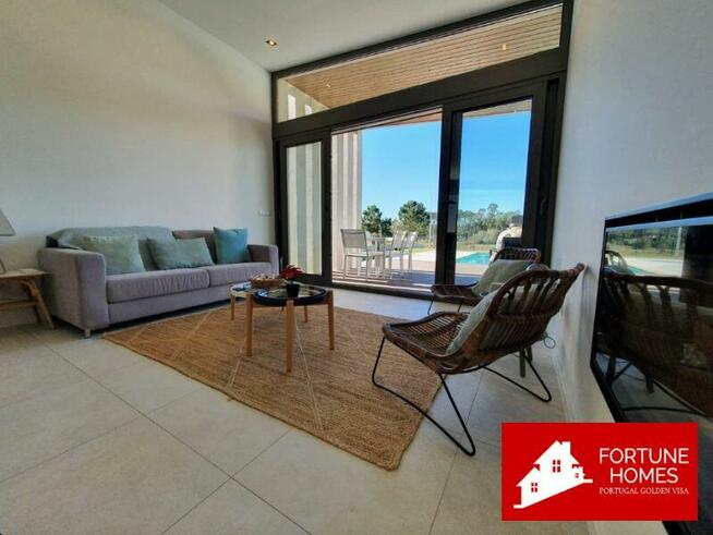 Nowoczesna willa z basenem w Portugalii, 3-pokoje