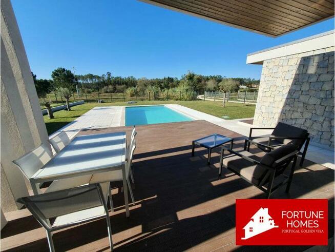 Nowoczesna willa z basenem w Portugalii, 3-pokoje