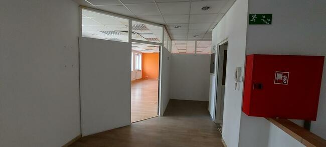 Wynajmę lokal ok. 59m2 w Rzeszowie 2p