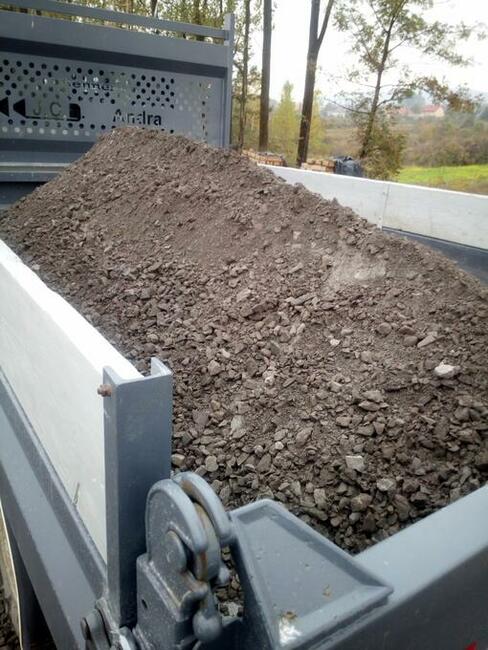 Transport wywrotką do 3t materiałow sypkich