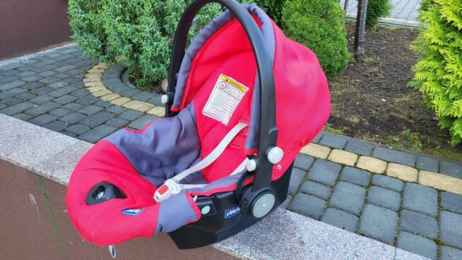 Niemowlęcy fotelik samochodowy Chicco nosidełko