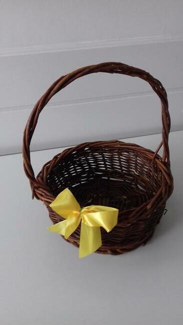 Koszyk wiklinowy z kokardką, do sprzedania