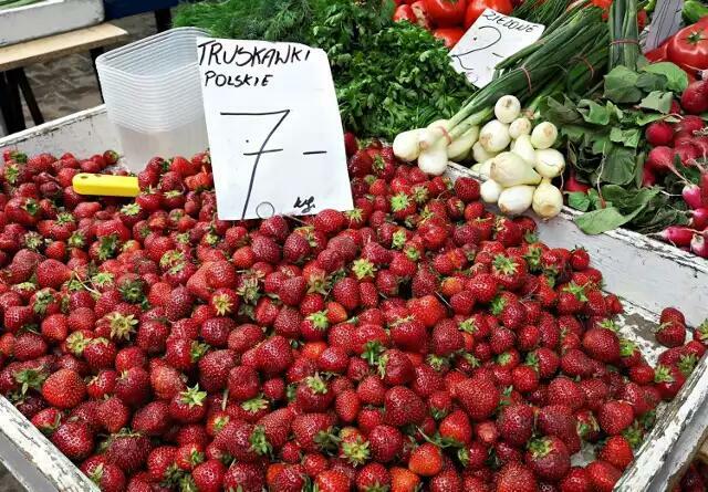 Poszukuję osoby do pracy w sklepie. Handel owocami i warzywa