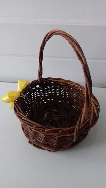 Koszyk wiklinowy z kokardką, do sprzedania