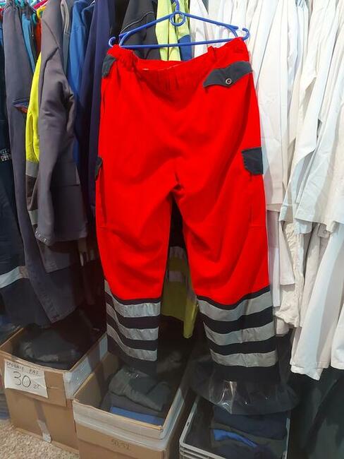 Spodnie ratownik medyczny.