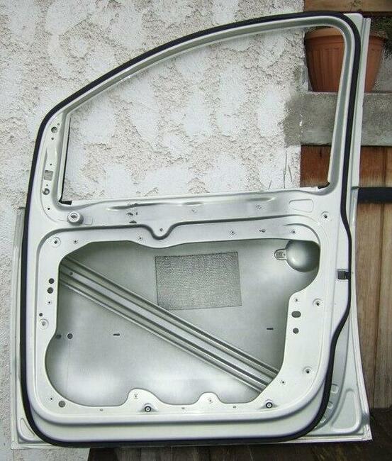 Volkswagen TURAN Drzwi prawe przednie Sama Blacha VAN KOMBI
