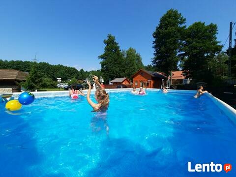 Domki noclegowe z atrakcjami na terenie ośrodka