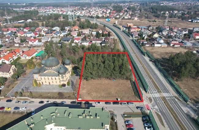 Działka pod usługi z zakresu kultury i oświaty.