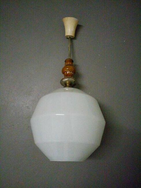 Lampa sufitowa z ceramiczną nóżką