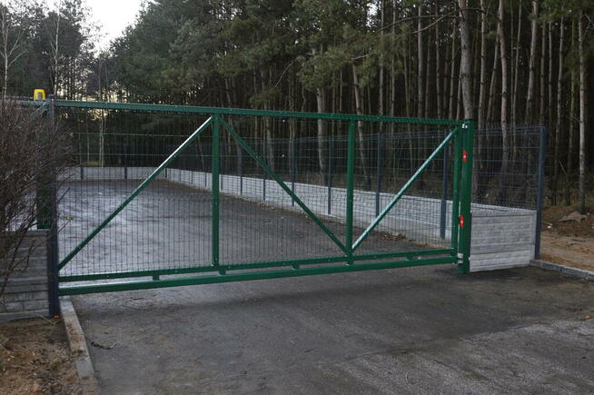 Bramy przesuwne, bramy dwuskrzydłowe, automatyka bramowa