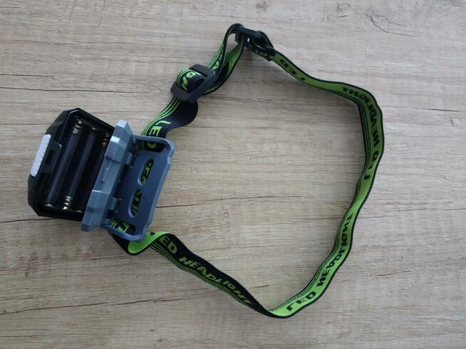 Ledowa latarka na głowę