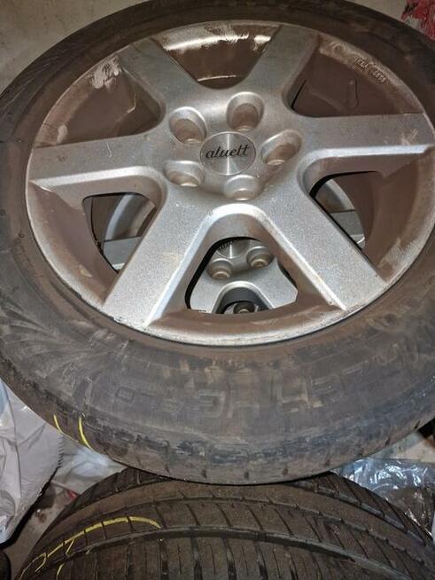 Letnie opony samochodowe z alumfelgami