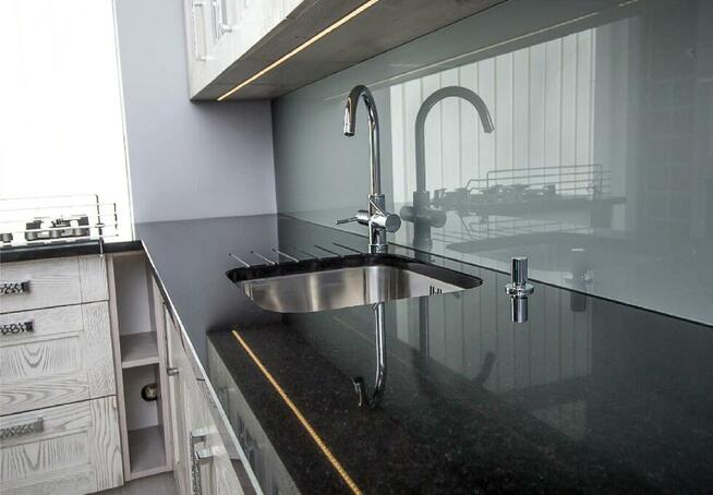 żywica epoksydowa dekoracyjna - posadzki