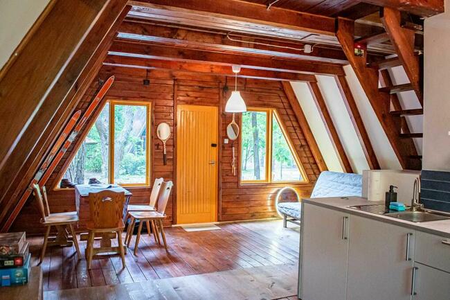 3 domy letniskowe blisko Wawy - 12 osób. Las, woda, hamaki