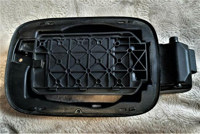 Wkład wlewu paliwa do Audi A4 B8