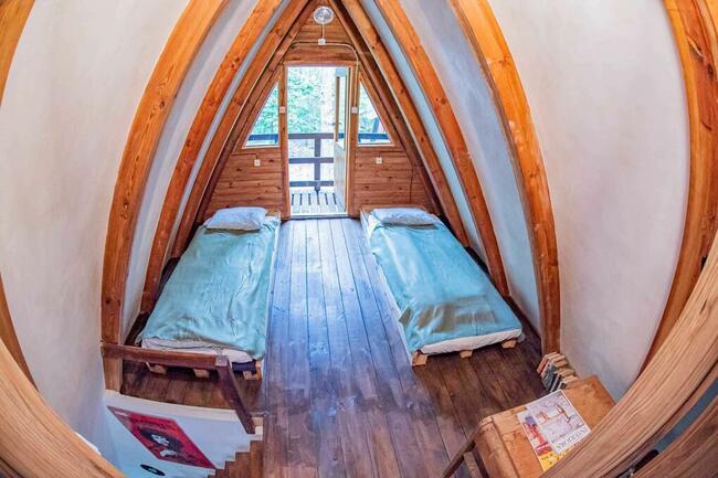 3 domy letniskowe blisko Wawy - 12 osób. Las, woda, hamaki