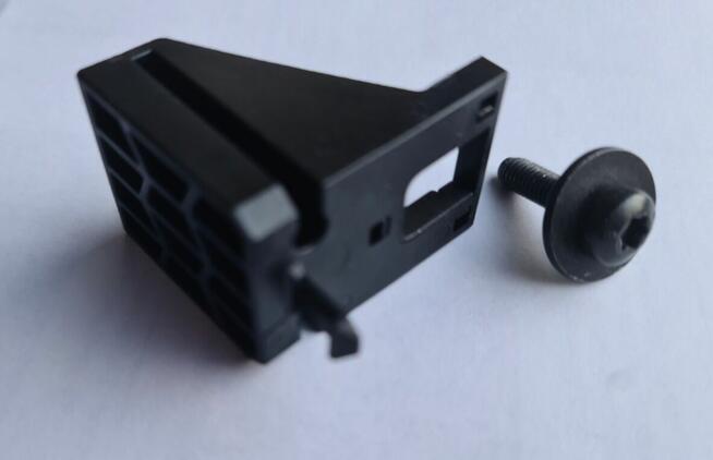 Audi Q5 17-23. Uchwyt mocowanie dolne lampy+śr. 80A941453