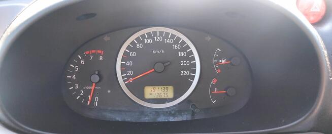 Nissan Almera Tino 1.8b klimatyzacja