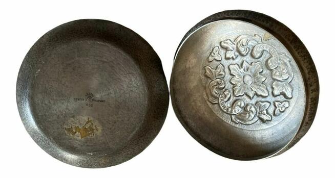 Cukiernica cynowa z Mastad, Norwegia, XX w.