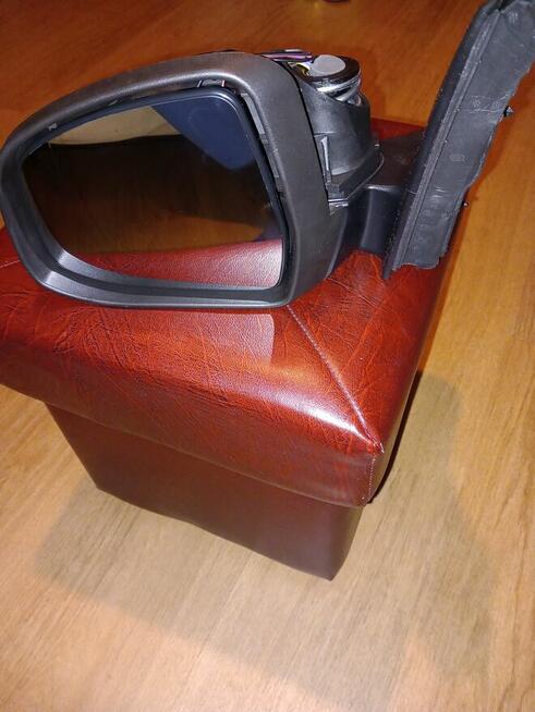 Lusterko Lewe do Focusa 8Pin