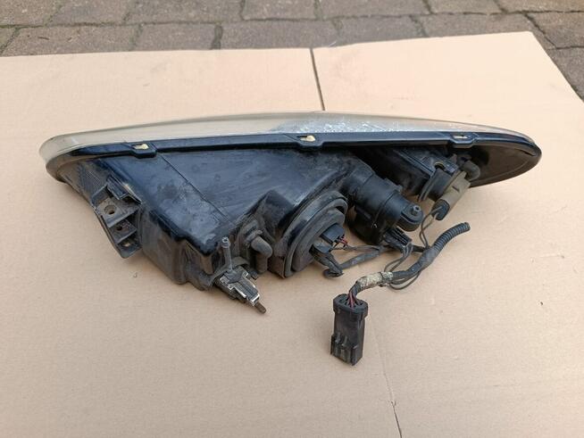 Chrysler Sebring 2 II 01-03 reflektor lampa prawy przód EURO