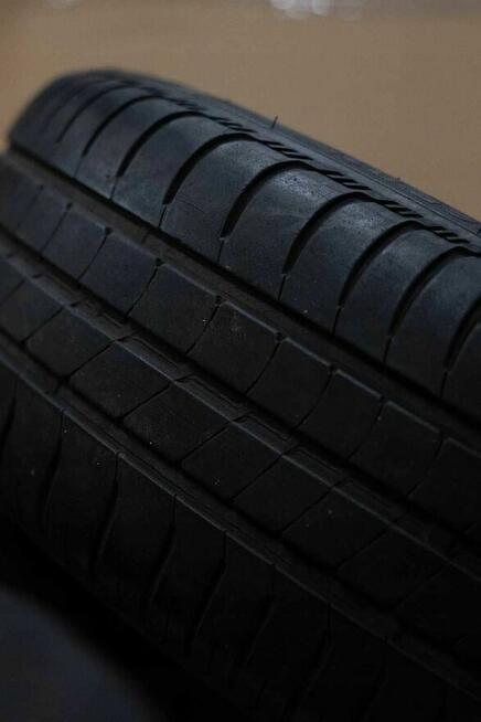 Felgi Audi A1 R15 Et37 6j + Opony Zimowe Bridgestone 185/65