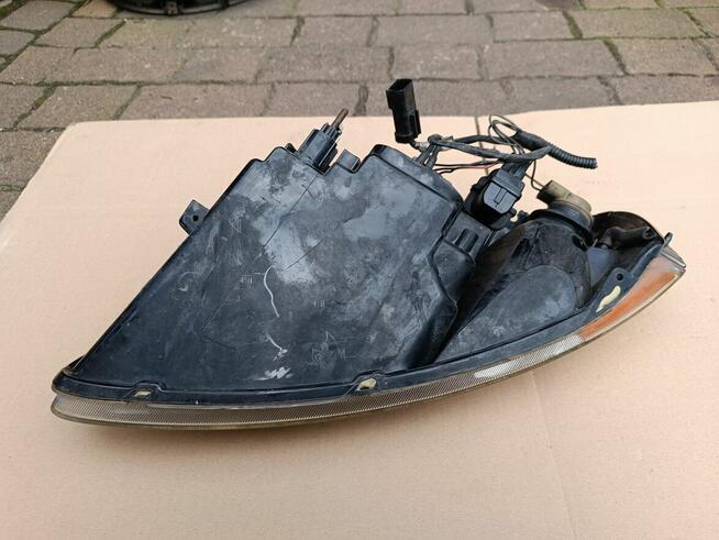 Chrysler Sebring 2 II 01-03 reflektor lampa prawy przód EURO