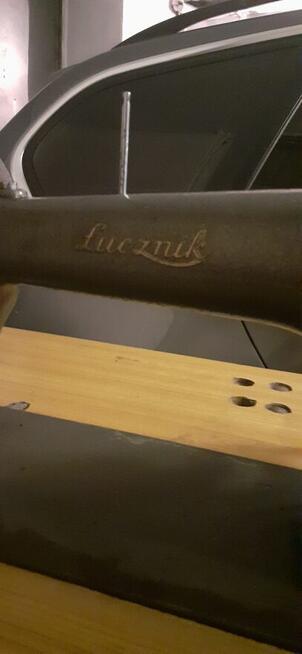 Maszyna do szycia na siłę