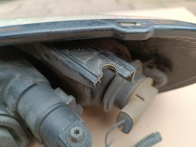 Chrysler Sebring 2 II 01-03 reflektor lampa prawy przód EURO