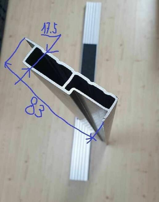 Bieżnia listwa boczna osłaniająca