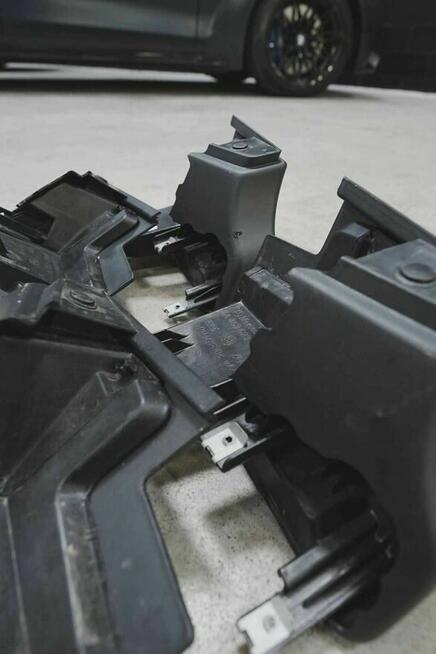 Komplet Wsporników Progu Listwy Błotnika G-klasa W463