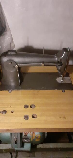 Maszyna do szycia na siłę